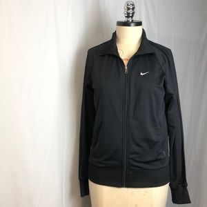 Nike the athletic dept Women’s sweater